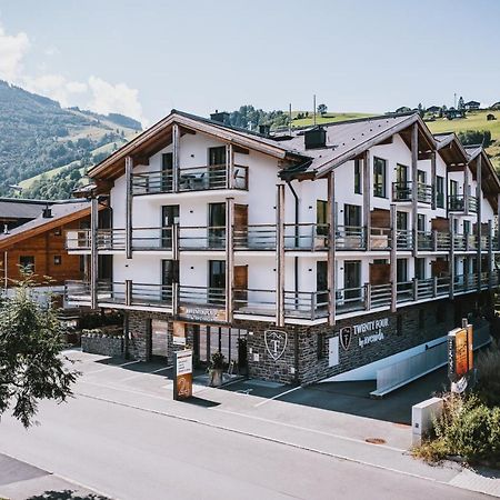 24 By Avenida - Mountain Hotel Kaprun Extérieur photo